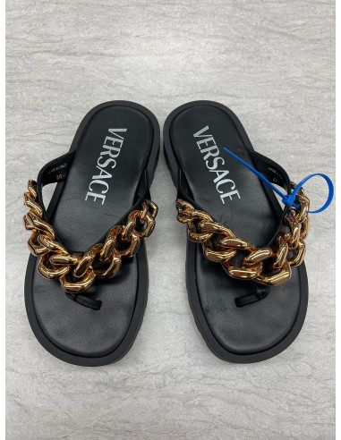 Sandals Luxury Designer By Versace In Black, Size: 6 pas cher